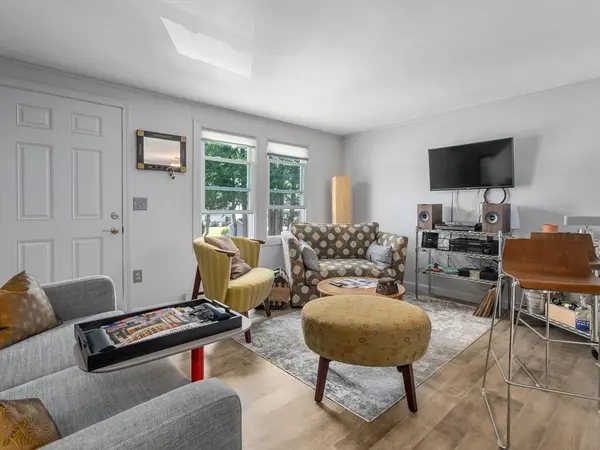 270 Sunderland Rd #75, Worcester, MA 01604