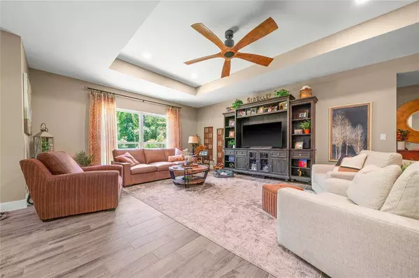 16018 Crossing Circle, Lindale, TX 75771