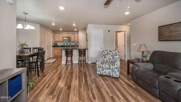 829 Canada AVE #6, Bismarck, ND 58503