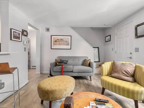 270 Sunderland Rd #75, Worcester, MA 01604