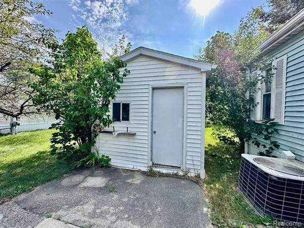 50104 AMBLESIDE, Shelby Twp, MI 48315