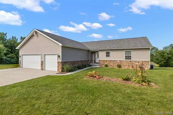 3902 MIO Drive, Lake Orion, MI 48359