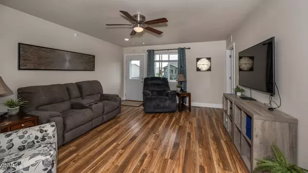 829 Canada AVE #6, Bismarck, ND 58503