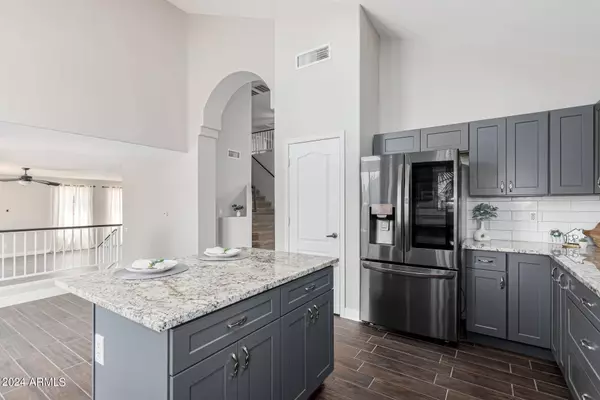 11017 E DARTMOUTH Street, Mesa, AZ 85207