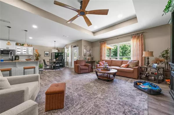 16018 Crossing Circle, Lindale, TX 75771