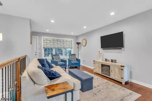 203 Durban Ave, Hopatcong Boro, NJ 07843