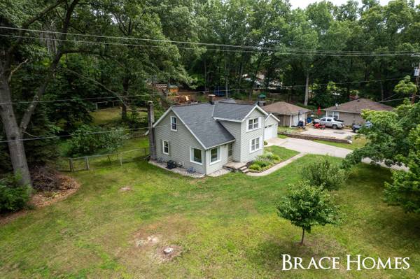 1815 Post NE Drive, Belmont, MI 49306