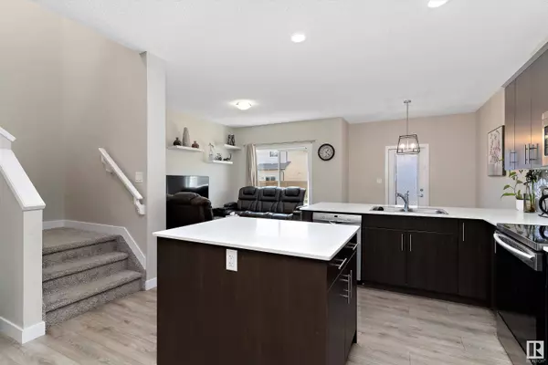 2520 CASEY WY SW, Edmonton, AB T6W 3N3