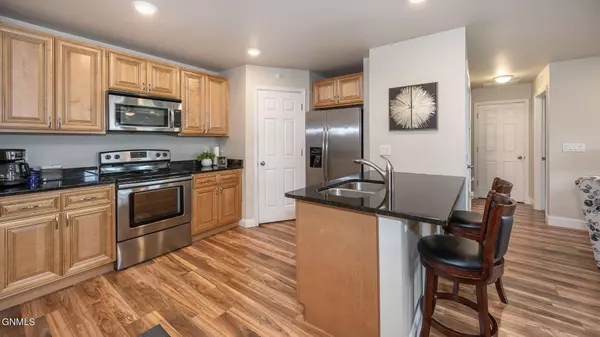 829 Canada AVE #6, Bismarck, ND 58503