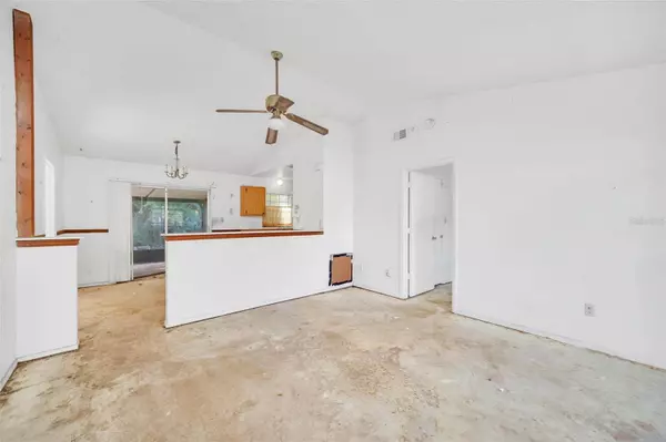 2925 ROUNDABOUT LN, Orlando, FL 32818