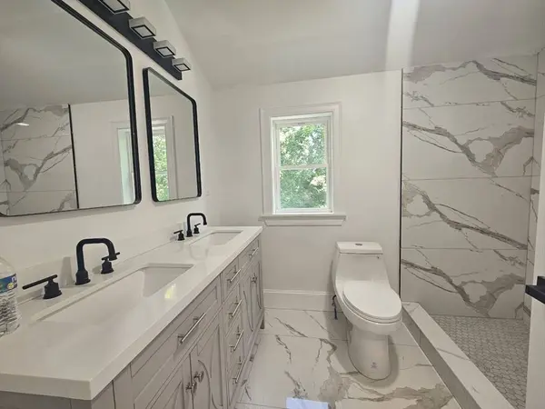 151 Broadway St #B, Wakefield, MA 01880