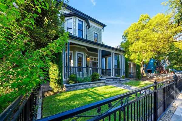 2215 O ST, Sacramento, CA 95816