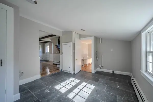 62-64 West St, Pepperell, MA 01463