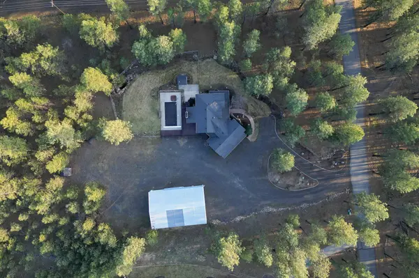 19110 N Leslie Ln, Colbert, WA 99005