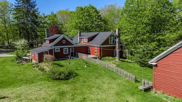 62-64 West St, Pepperell, MA 01463