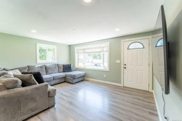 16 Liberty Lane, Thompson, CT 06277