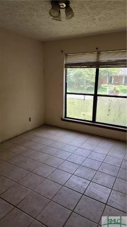 3 Wymberly CIR, Savannah, GA 31406