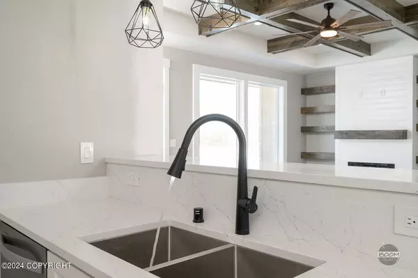 558 N Joppa CIR, Palmer, AK 99645