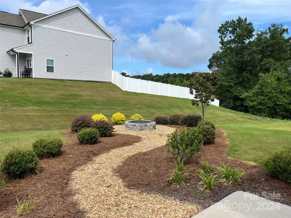 1831 Savannah LN, Oakboro, NC 28163