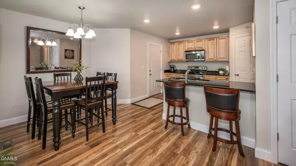 829 Canada AVE #6, Bismarck, ND 58503