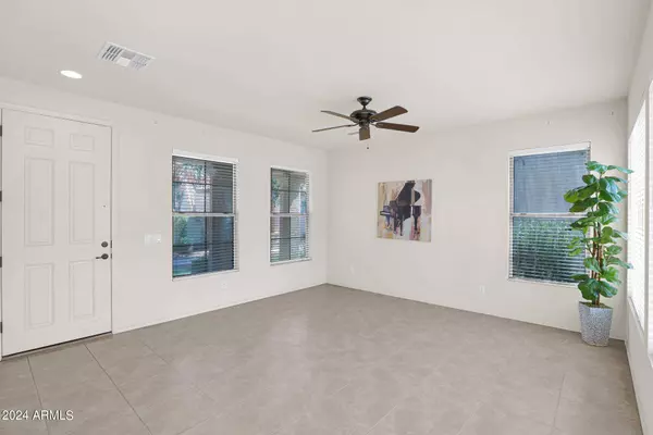 4614 E CLAXTON Avenue, Gilbert, AZ 85297