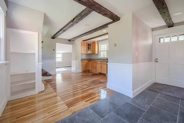 62-64 West St, Pepperell, MA 01463