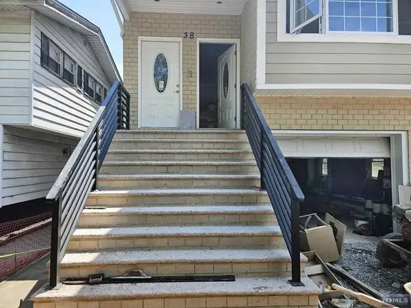 38 Newfield ST, East Orange, NJ 07017