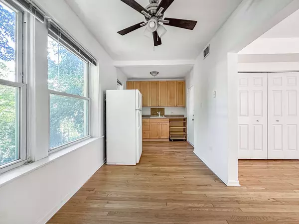 4240 N CLARENDON AVE #215N, Chicago, IL 60613