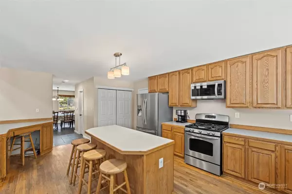 1542 12th LN, Fox Island, WA 98333