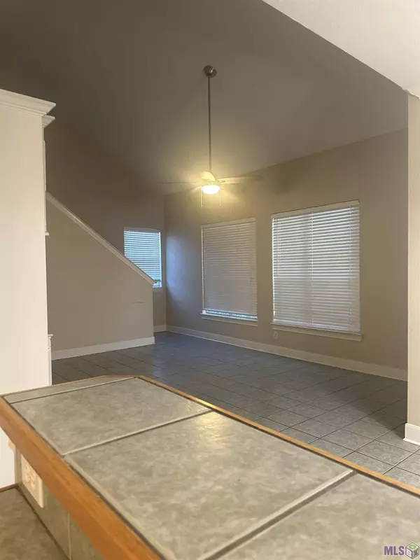 710 E BOYD DR #205, Baton Rouge, LA 70808