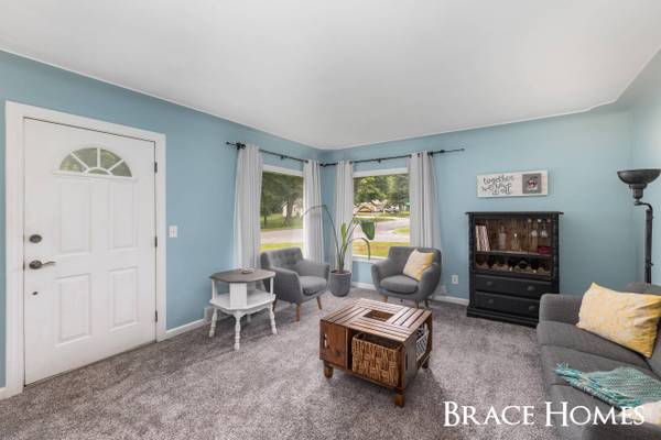 1815 Post NE Drive, Belmont, MI 49306