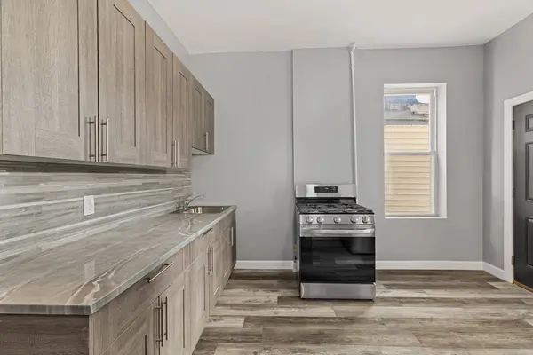 3031 W Flournoy Street, Chicago, IL 60612