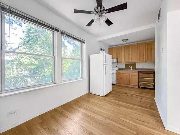 4240 N CLARENDON AVE #215N, Chicago, IL 60613