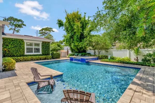 927 Dartmouth St, Orlando, FL 32804-5723