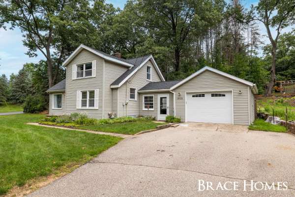 1815 Post NE Drive, Belmont, MI 49306