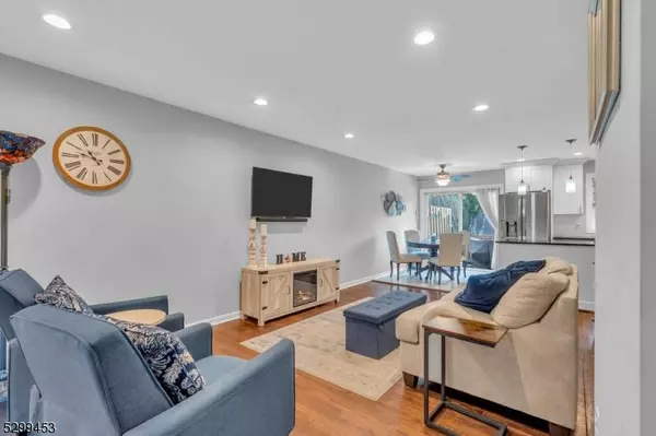 203 Durban Ave, Hopatcong Boro, NJ 07843