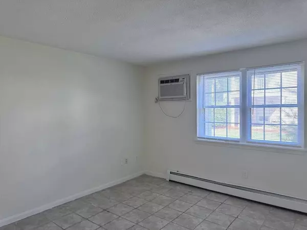 12 Kenmar Dr #75, Billerica, MA 01821