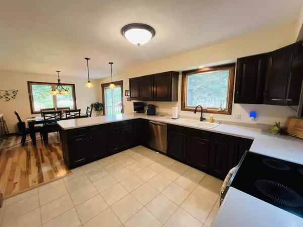 811 John Street, Waunakee, WI 53597