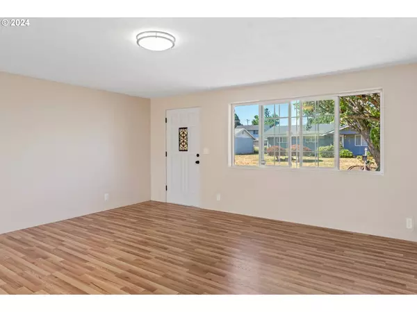 970 LONG RIDGE DR, Springfield, OR 97478