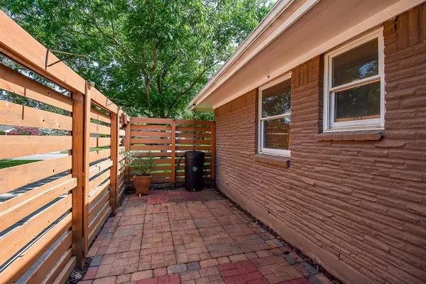 4729 Warm Springs RD, Houston, TX 77035