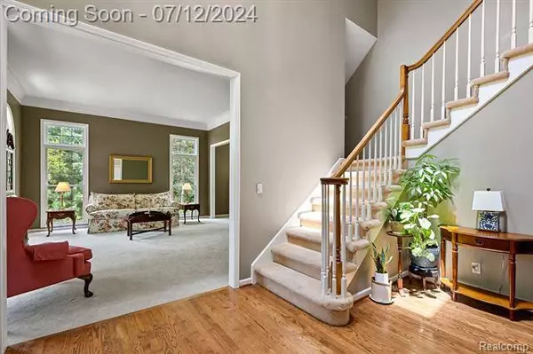 1999 BARRINGTON, Rochester Hills, MI 48306