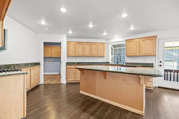 19110 N Leslie Ln, Colbert, WA 99005