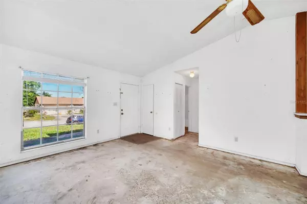 2925 ROUNDABOUT LN, Orlando, FL 32818