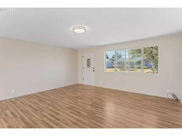 970 LONG RIDGE DR, Springfield, OR 97478