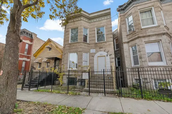 3031 W Flournoy Street, Chicago, IL 60612