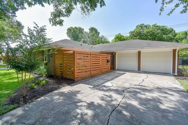 4729 Warm Springs RD, Houston, TX 77035