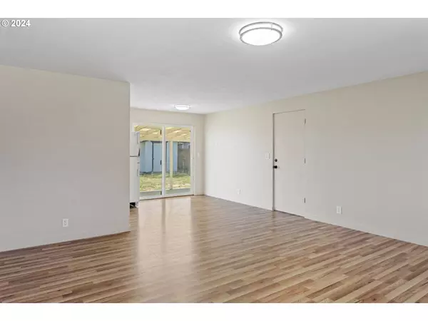 970 LONG RIDGE DR, Springfield, OR 97478