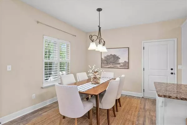 11917 S Eagle Crest DR, Lee's Summit, MO 64086