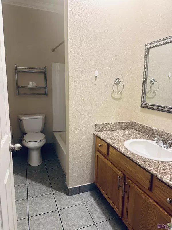 710 E BOYD DR #205, Baton Rouge, LA 70808