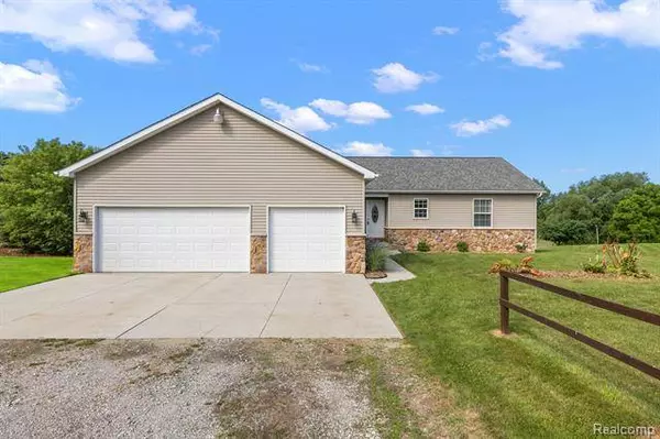 3902 MIO Drive, Lake Orion, MI 48359